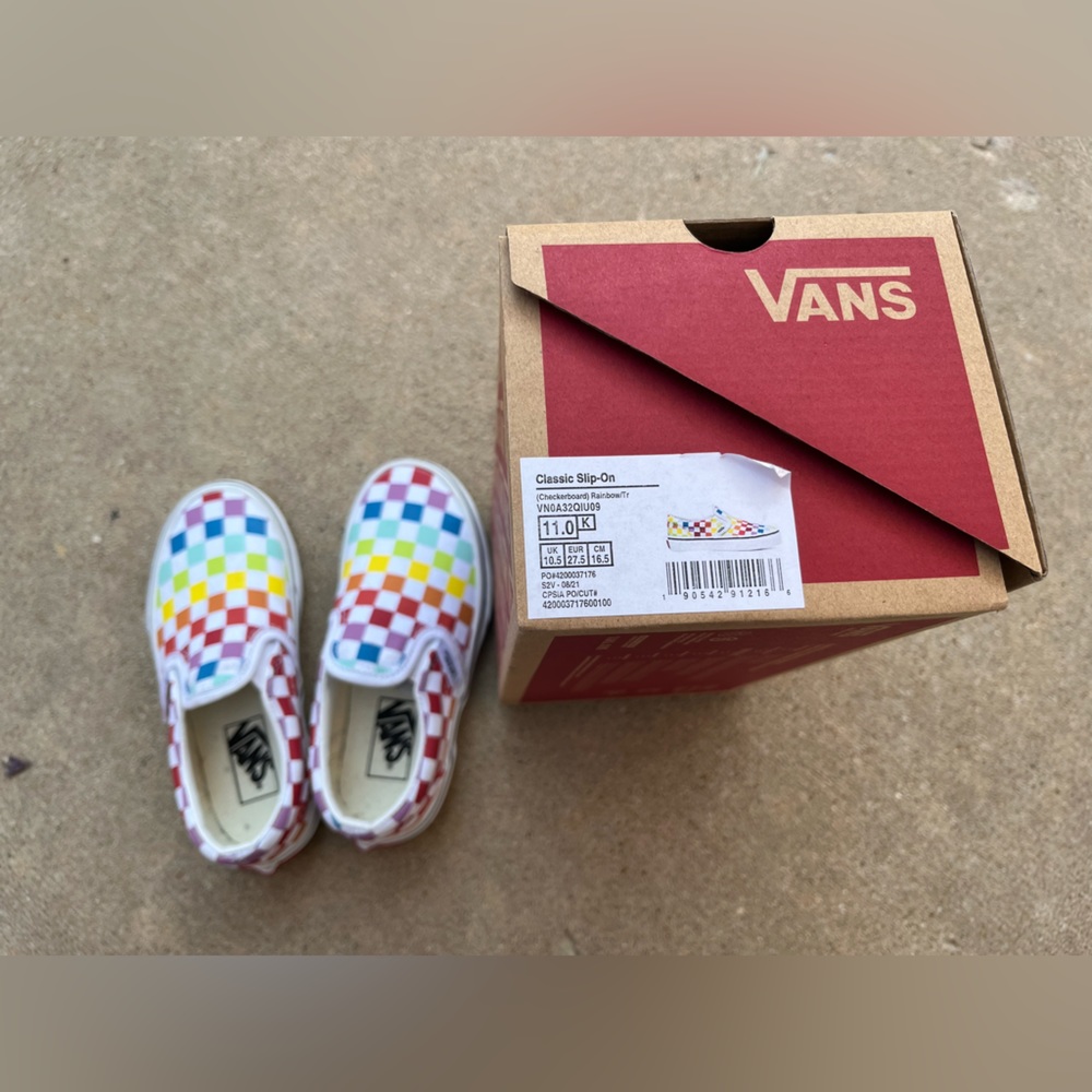 Brand new Vans kid shoe size 11